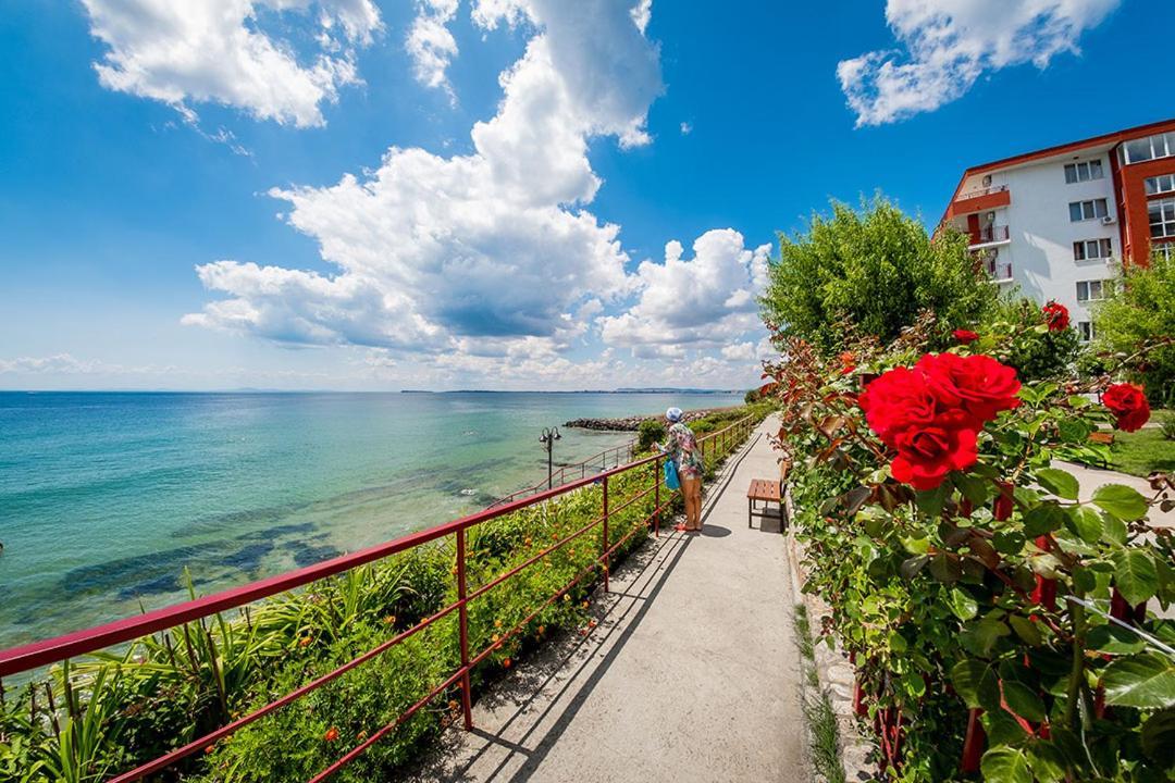 Grand Resort - Imperial Crown Fort Club - Prestige Apartments Elenite Dış mekan fotoğraf